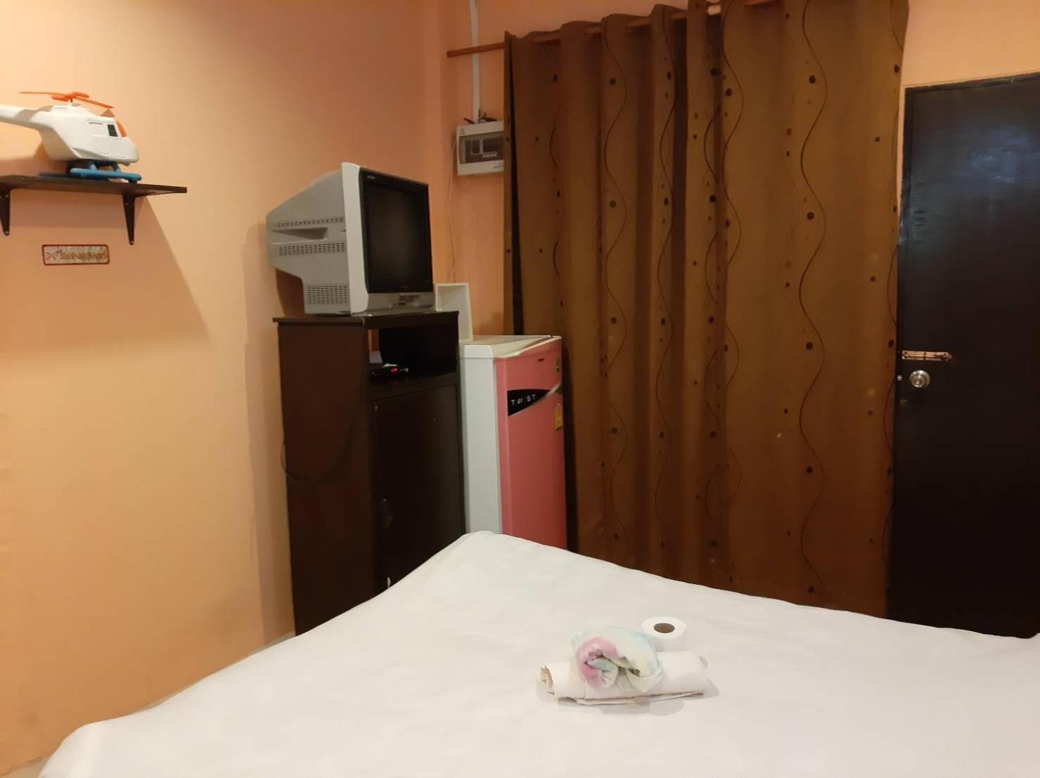 Hotel Adchara Mansion à Chiang Rai Extérieur photo