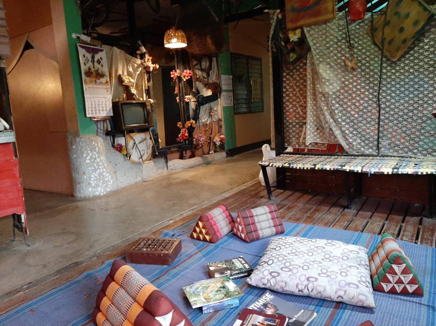 Hotel Adchara Mansion à Chiang Rai Extérieur photo