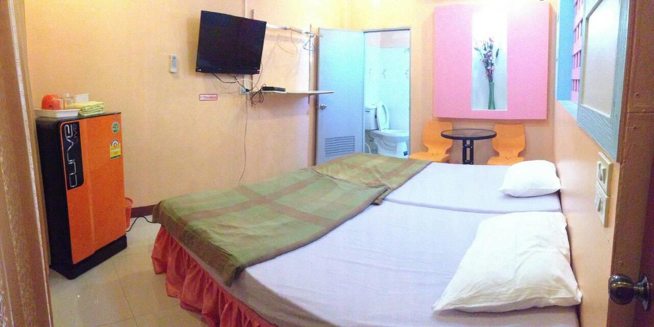Hotel Adchara Mansion à Chiang Rai Extérieur photo