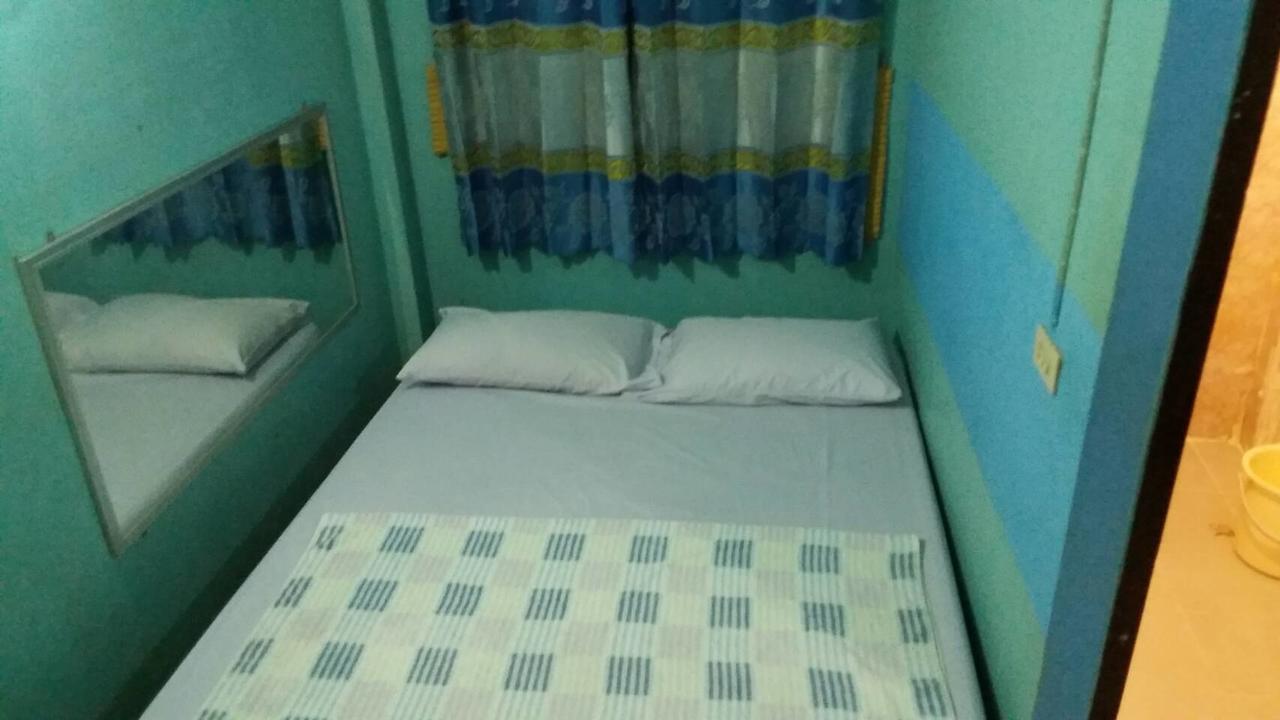 Hotel Adchara Mansion à Chiang Rai Extérieur photo