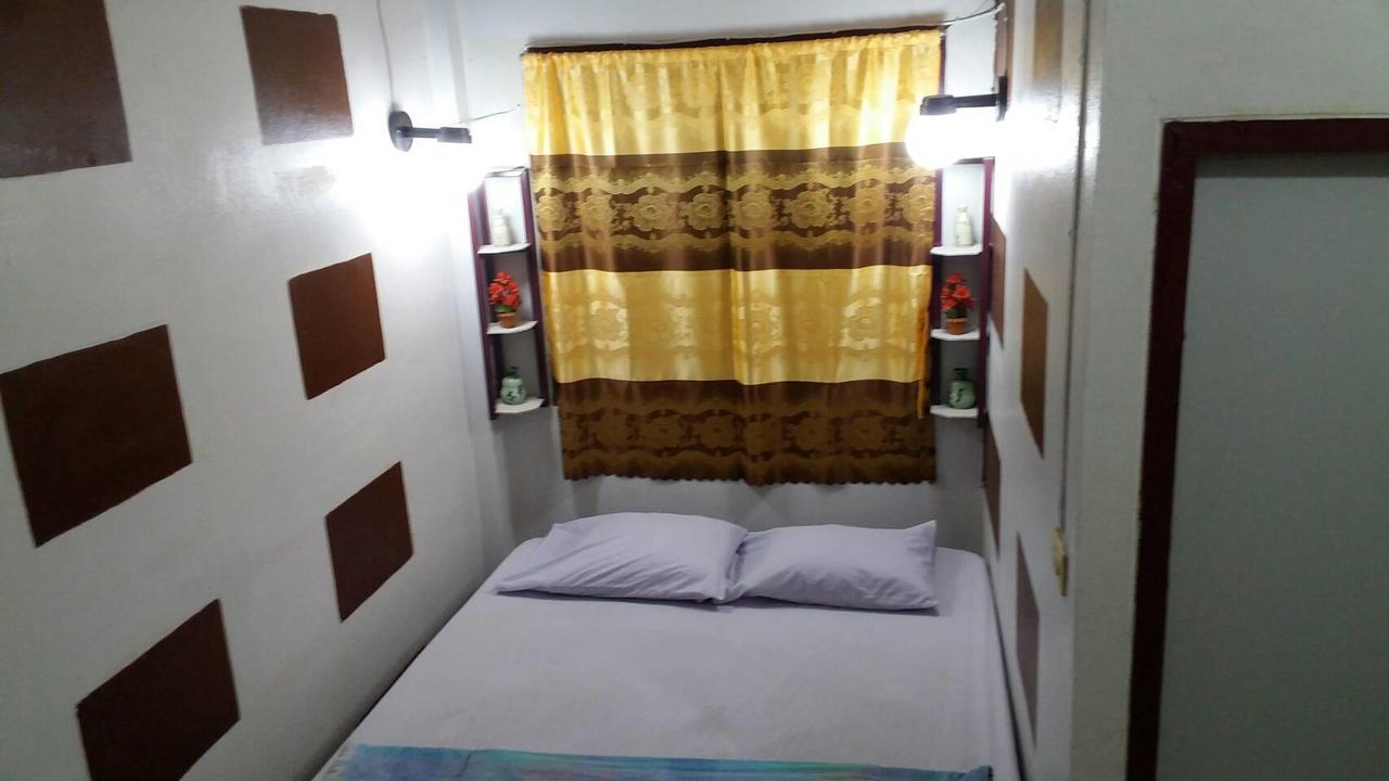 Hotel Adchara Mansion à Chiang Rai Extérieur photo